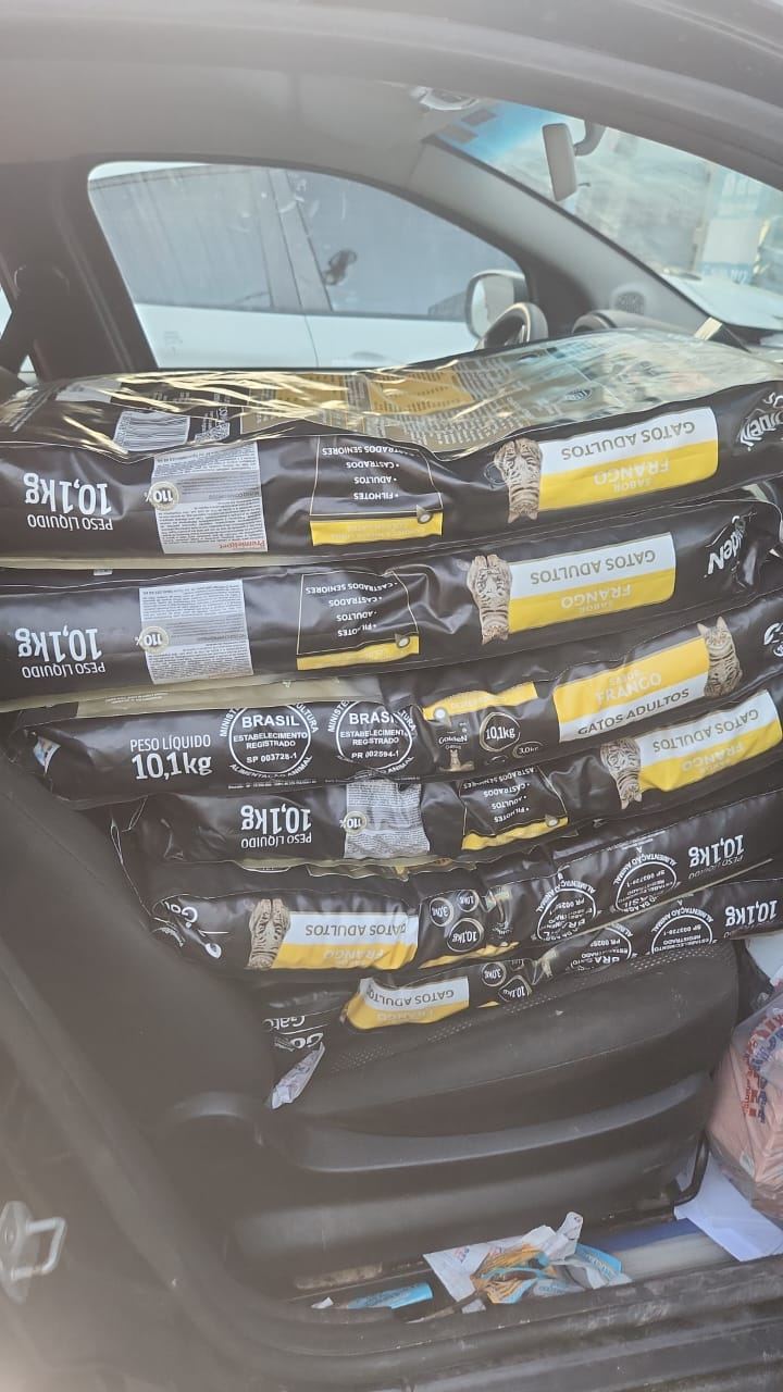 Food for rescued dogs